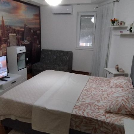White Night City Center Apartman Belgrade Extérieur photo