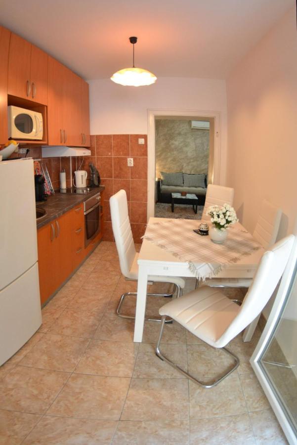 White Night City Center Apartman Belgrade Extérieur photo