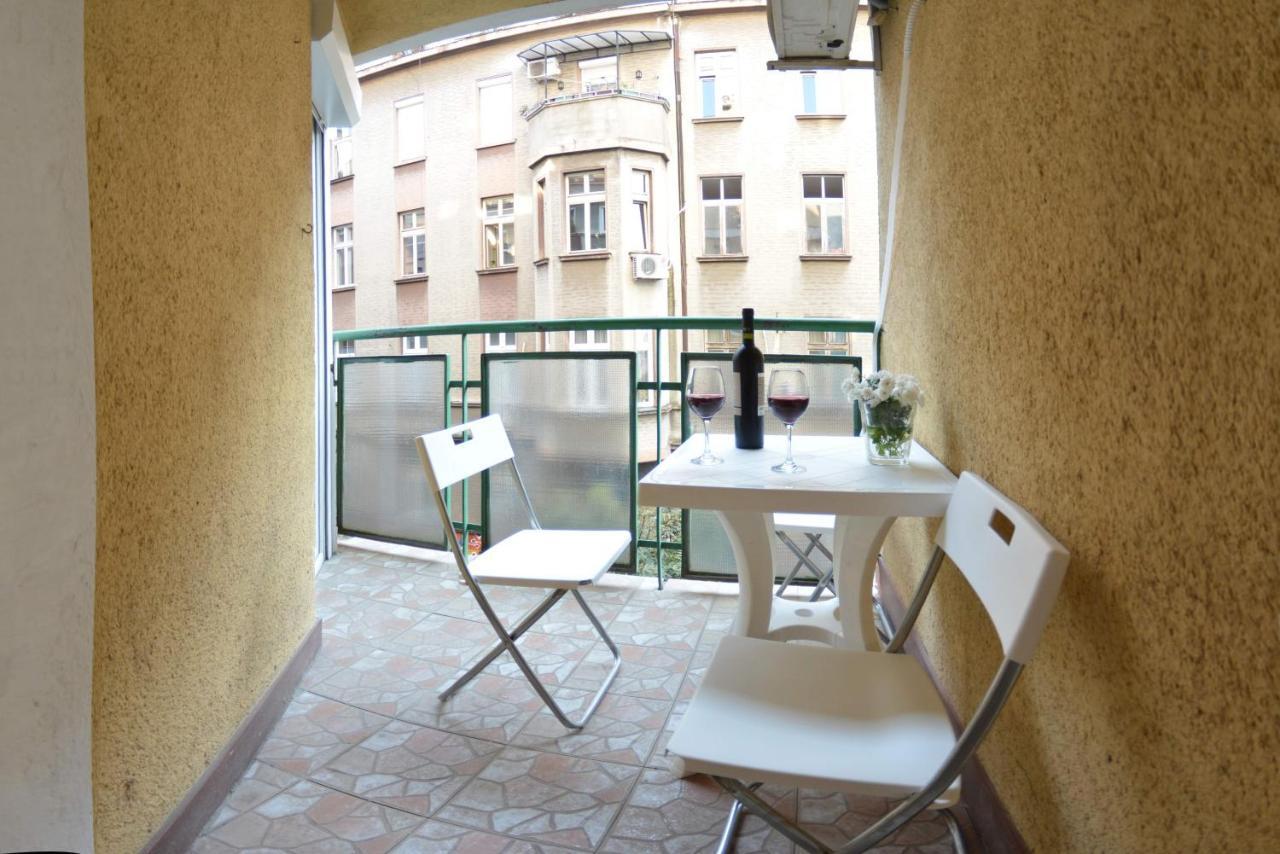 White Night City Center Apartman Belgrade Extérieur photo